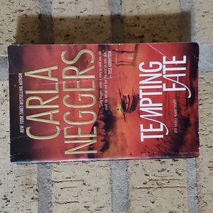 Tempting Fate by Carla Neggers